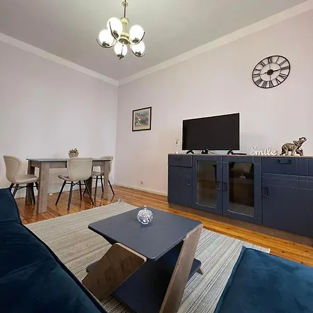 Citypulse In Ideal Center W Working Space Apartment